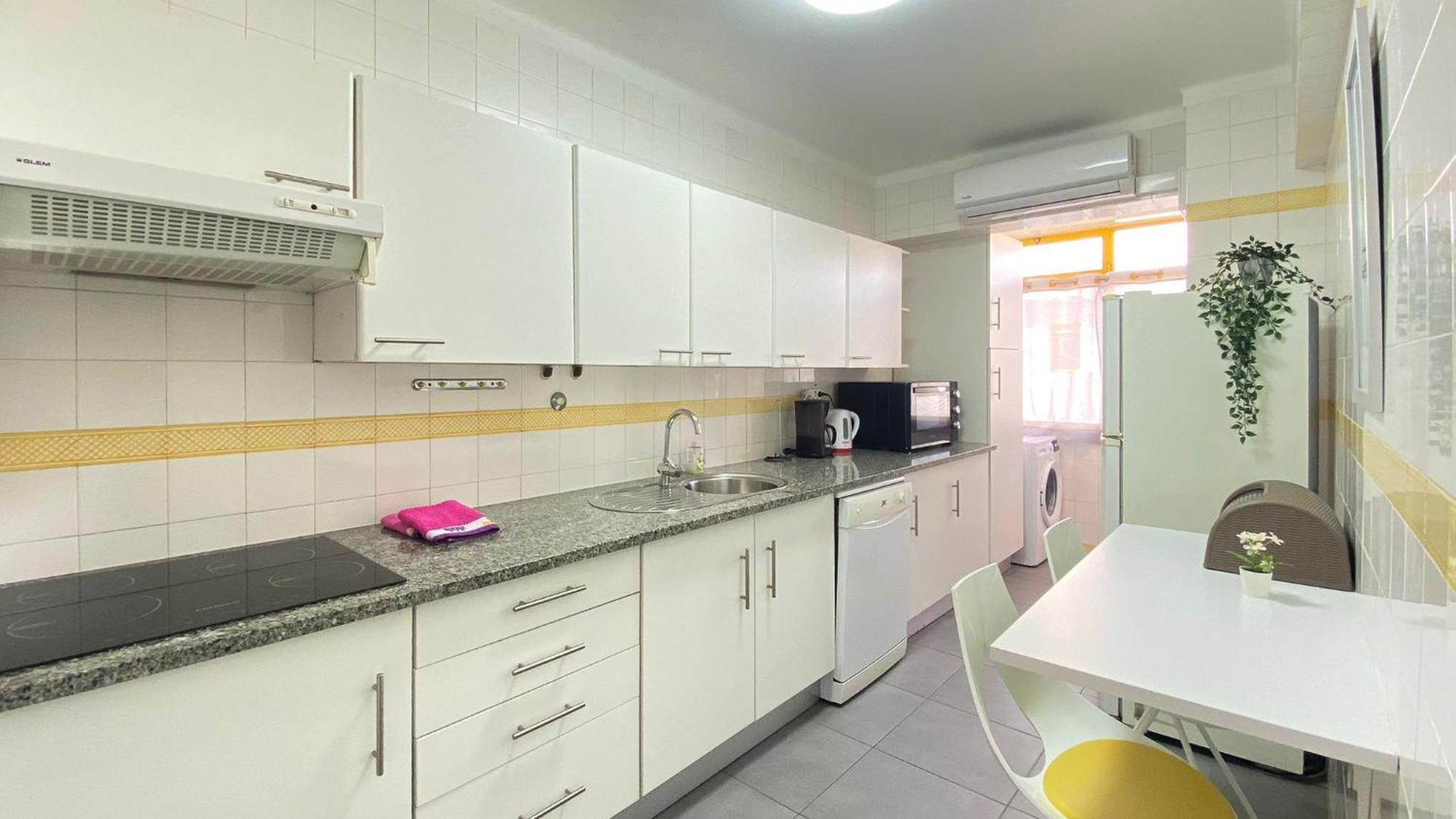 Quarteira Frente Praia II By Homeslow Rentals Extérieur photo